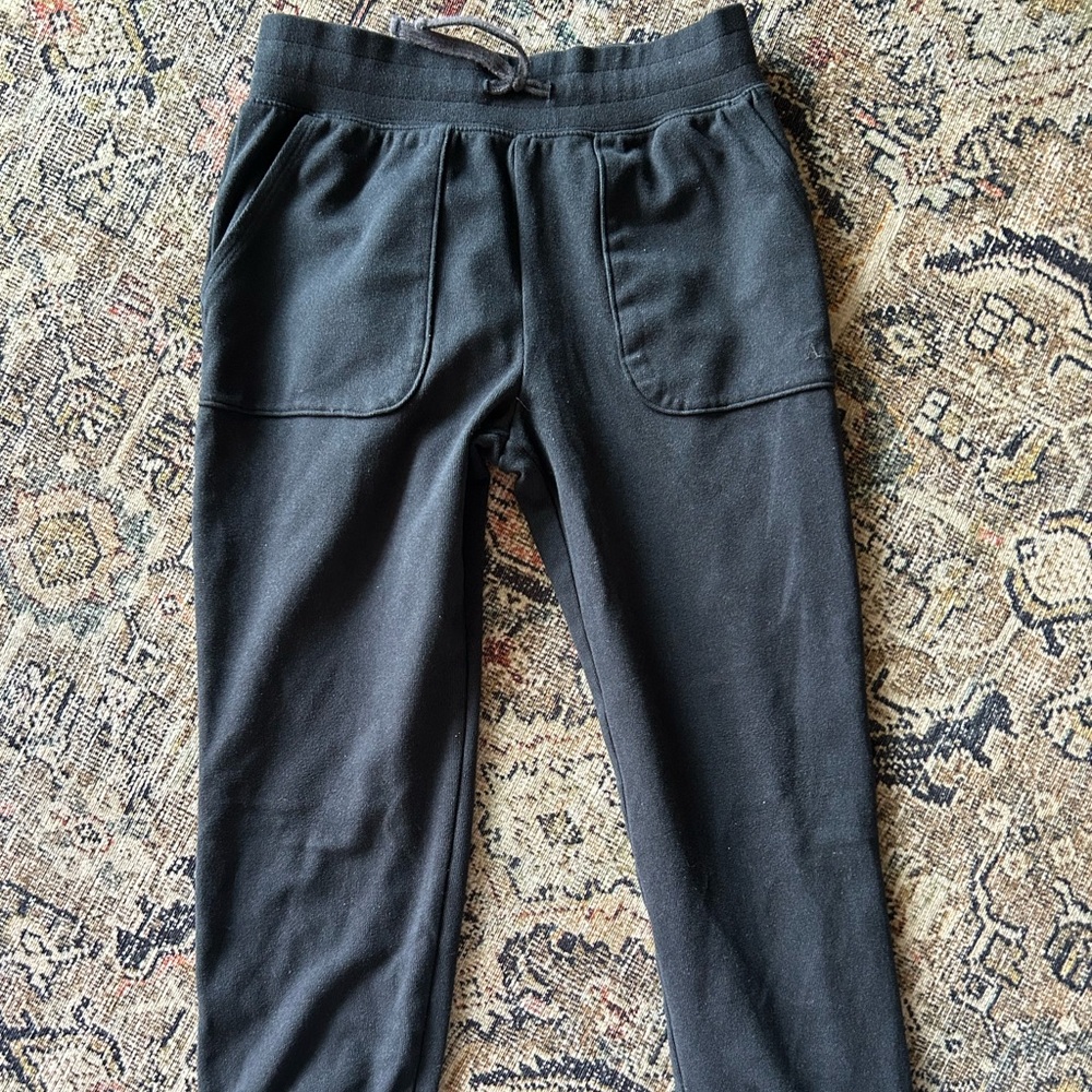 Girls black Abercrombie joggers
